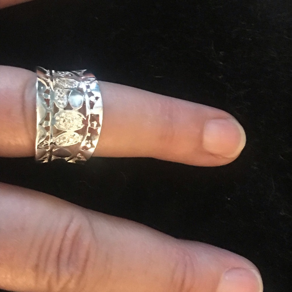 Beautiful Sterling ring